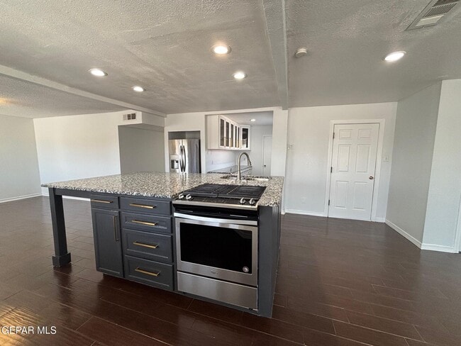 Building Photo - 8079 Disney Dr