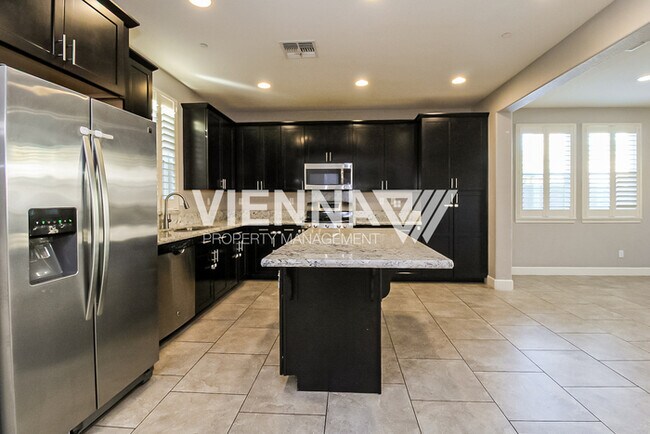 Building Photo - 400 Dormarin Pl