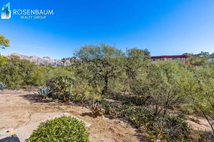 Building Photo - 6332 N Barcelona Ln