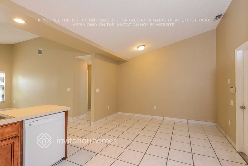Building Photo - 1604 Cumberland Ct E