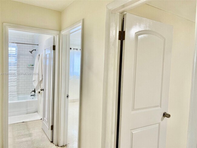 Building Photo - 1623 Johnson St