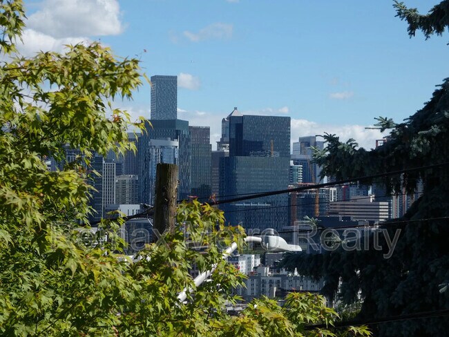 Building Photo - 512 Galer St