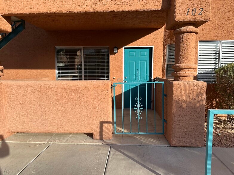 Building Photo - 874 Mesquite Springs Dr