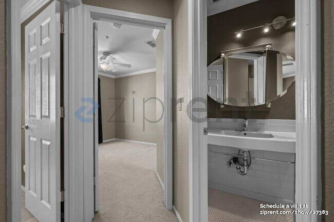 Building Photo - 2018 Swan St