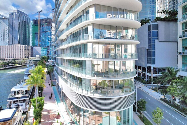 Building Photo - 300 Biscayne Blvd Way
