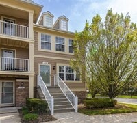 Building Photo - 100 Evergreen Tr