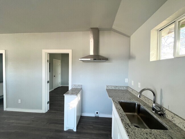 Building Photo - 2714 Observation Dr