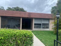 Building Photo - 1914 Palmland Dr
