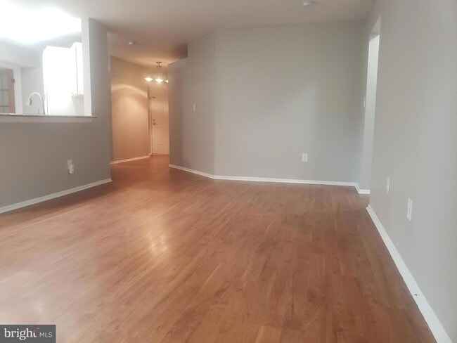 Building Photo - 5032 Beech Ct