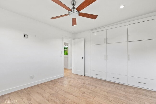 Building Photo - 256 Avenida Madrid