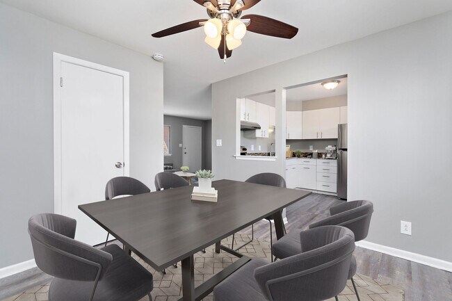 Building Photo - Chapel Hill