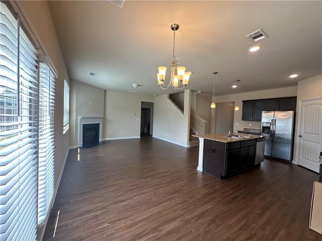 Building Photo - 20 Dandelion Ct