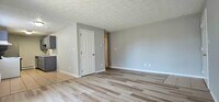 Building Photo - Newly Renovated 2 bedroom in Englewood! With W/D hookups!