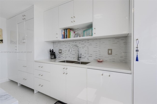 Building Photo - 1200 S Ocean Blvd