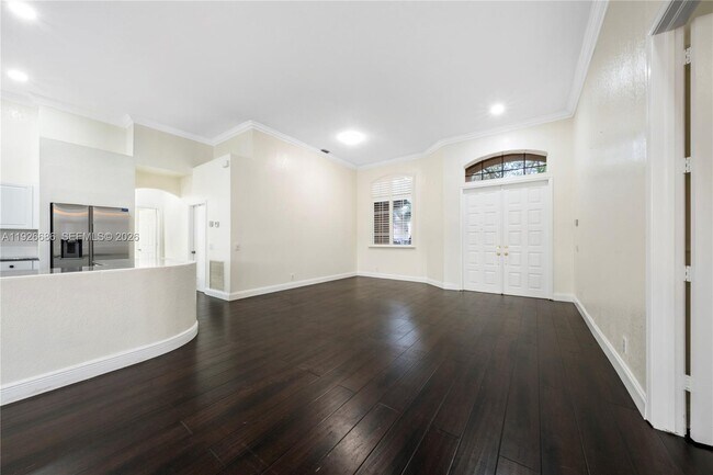 Building Photo - 2893 Oakbrook Dr