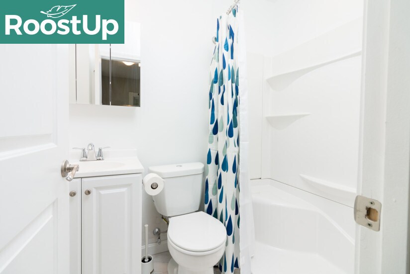 Building Photo - Furnished Bedroom with Private Bath in East Boston