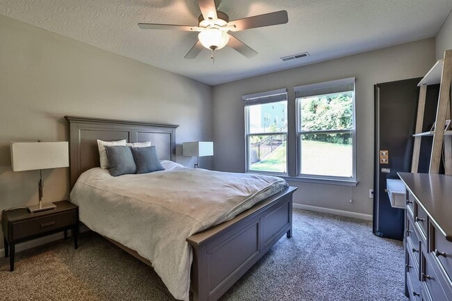 Building Photo - 2321 Slaney Ln