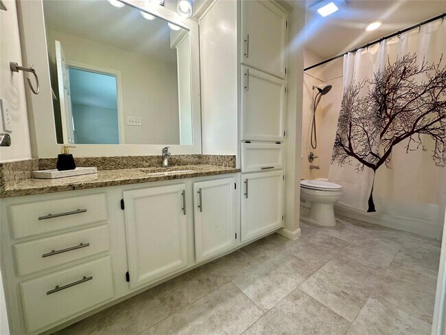 Building Photo - 2486 Bering Dr