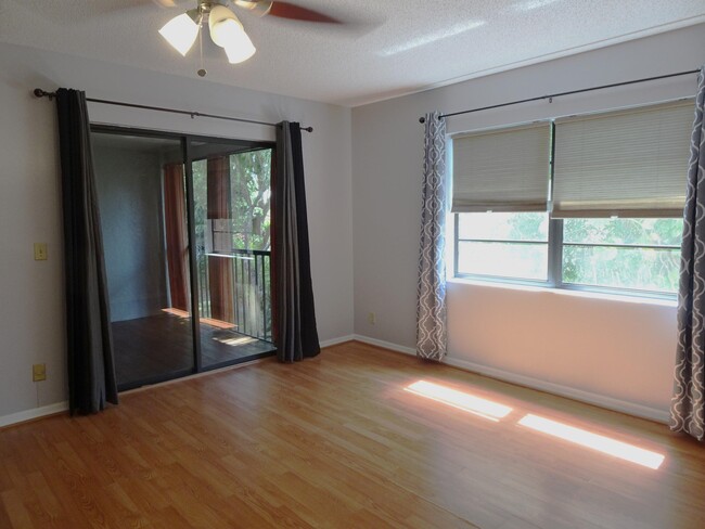 Building Photo - 12260 Sag Harbor Ct