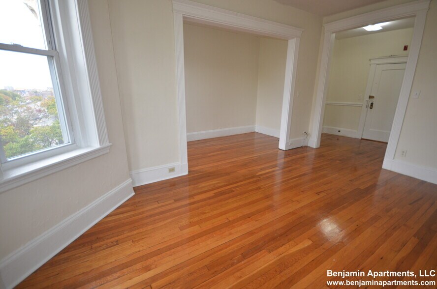 Building Photo - 1371 Commonwealth Ave