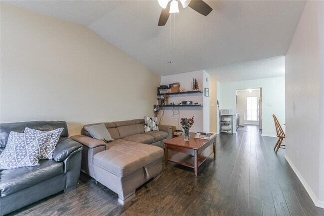 Building Photo - 2120 El Paseo St