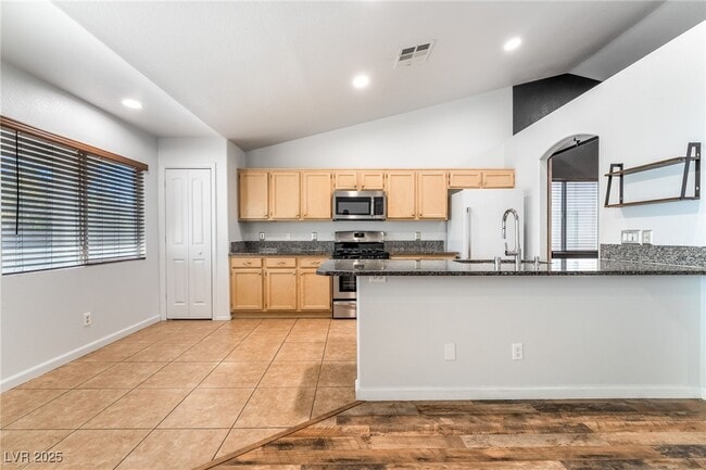 Building Photo - 325 Waterwheel Falls Dr