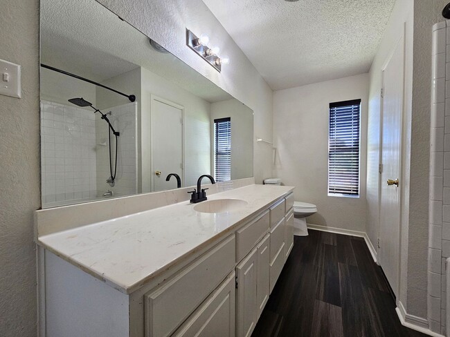 Building Photo - HUD / SECTION 8 ACCEPTED - RENT SPECIAL - AVAILABLE NOW!