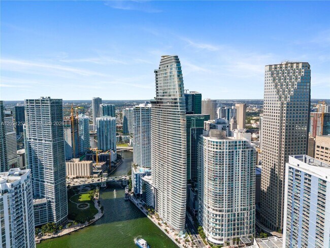 Building Photo - 300 Biscayne Blvd Way