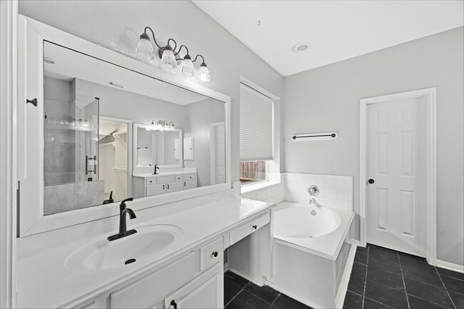 Building Photo - 7531 Fall Creek Bend Ct