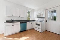 Building Photo - Stunning 2 Bedroom home in Greensburg available September 1!