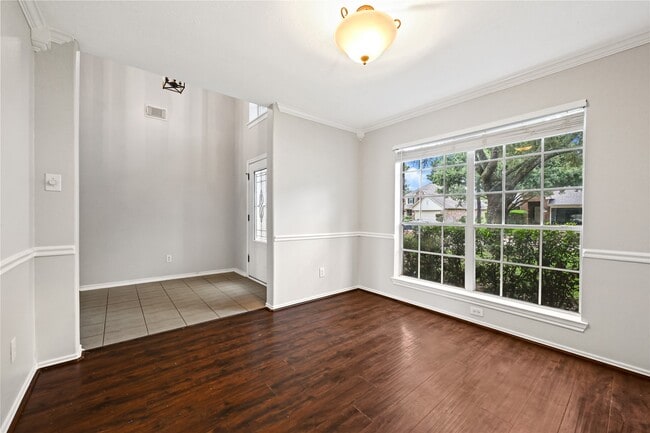 Building Photo - 3115 Glenthorpe Ln