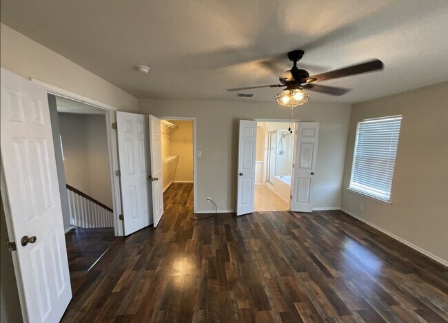 Building Photo - "Charming 3-Bed Oasis with Granite Touches & Cozy Fireplace in Cibolo!"