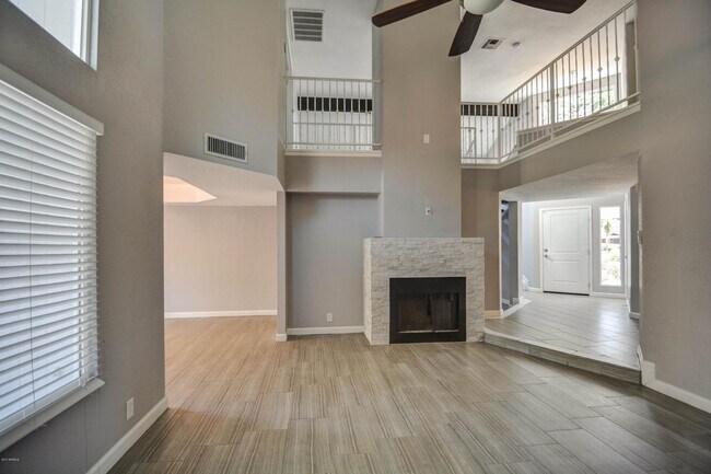 Building Photo - Offering 3 spacious bedrooms, 2.5 baths, l...