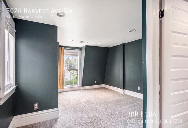 Building Photo - 3026 Harvest Ave SW