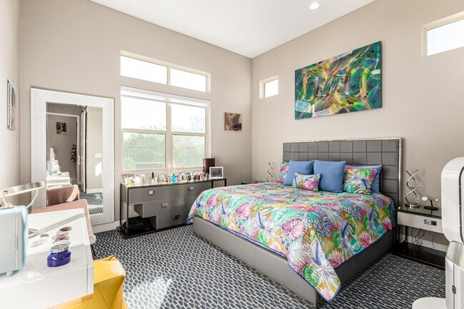 Building Photo - 7611 E Camino Vivaz