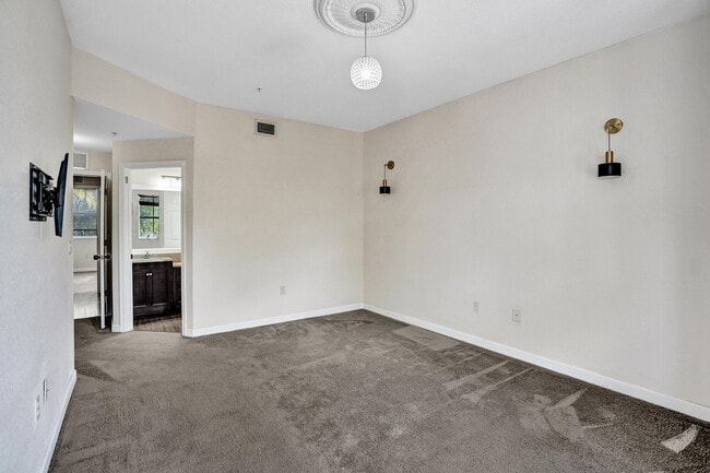 Building Photo - 3911 Shoma Dr