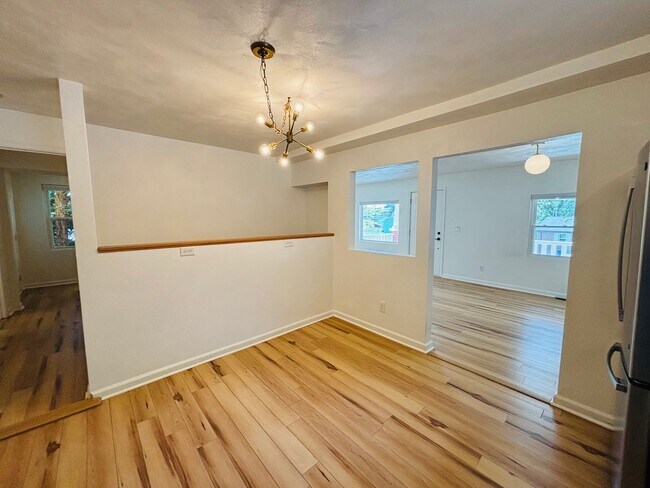 Building Photo - 307 Ellett Rd