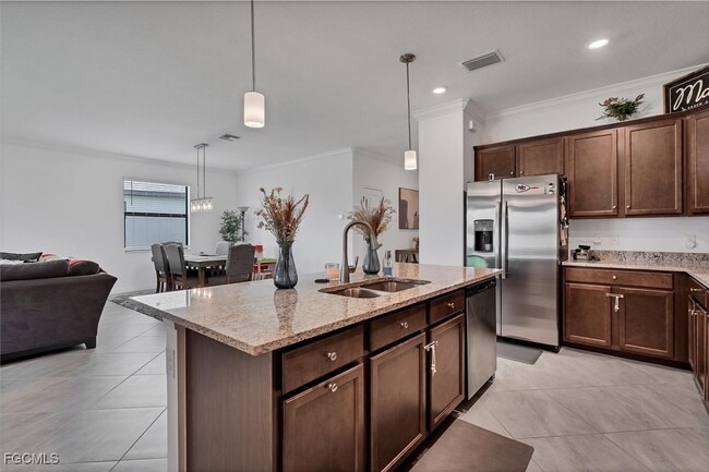 Building Photo - 14646 Cantabria Dr