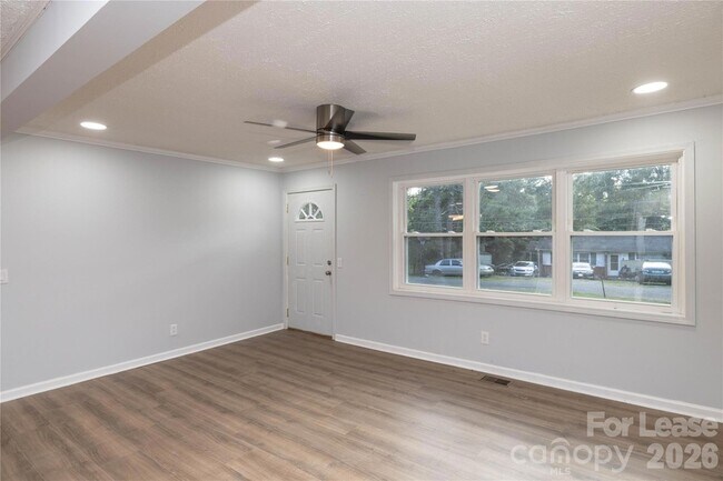 Building Photo - 420 Eastover Ave