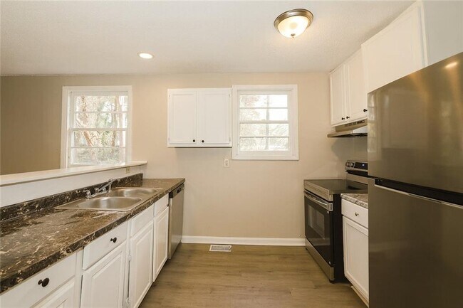 Building Photo - 3520 Ruby H Harper Blvd SE