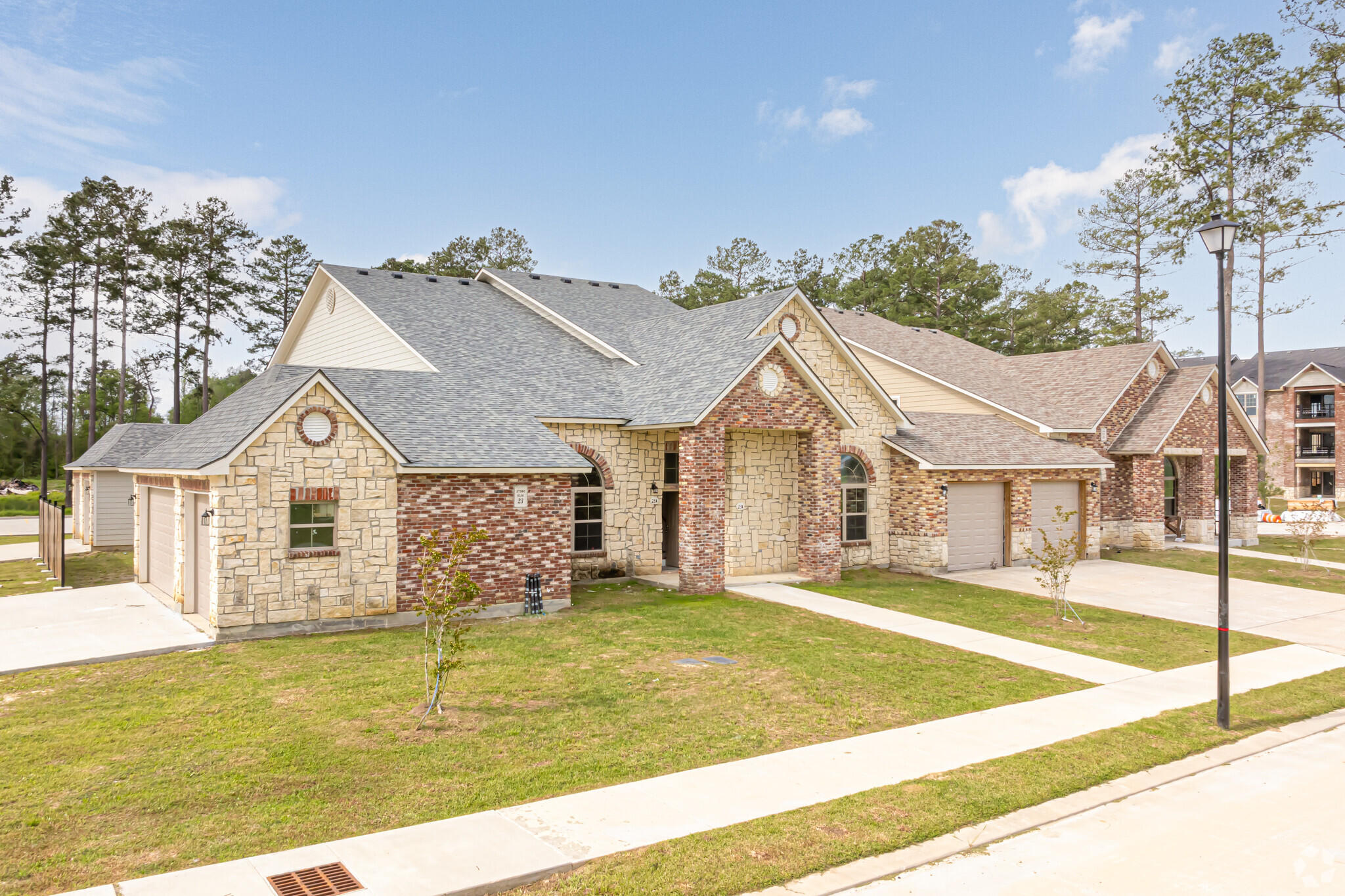 Building Photo - Timber Creek Townhomes