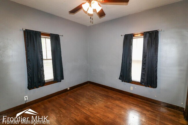 Building Photo - 4 br, 2 bath House - 118 S Manhattan Ave.