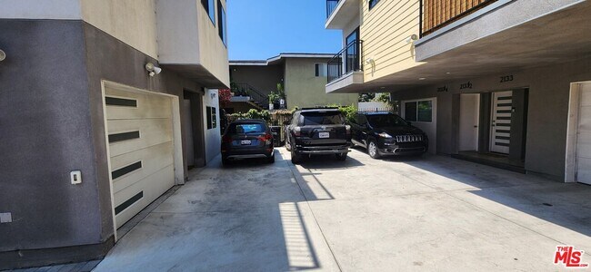 Building Photo - 2131 Carmona Ave