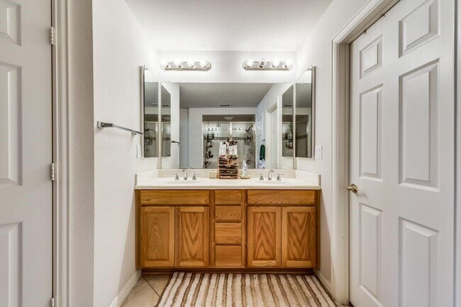 Building Photo - 9308 Orangewood Trail