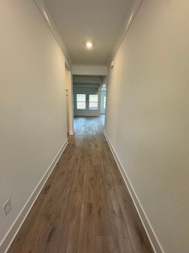 Building Photo - 8605 Overhill Ct