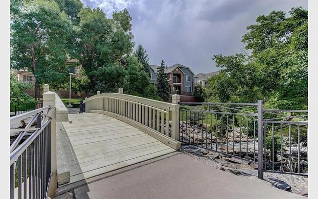 Building Photo - 8986 E Phillips Dr