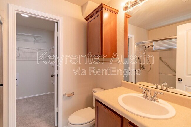 Building Photo - 1704 Sand Hills Dr