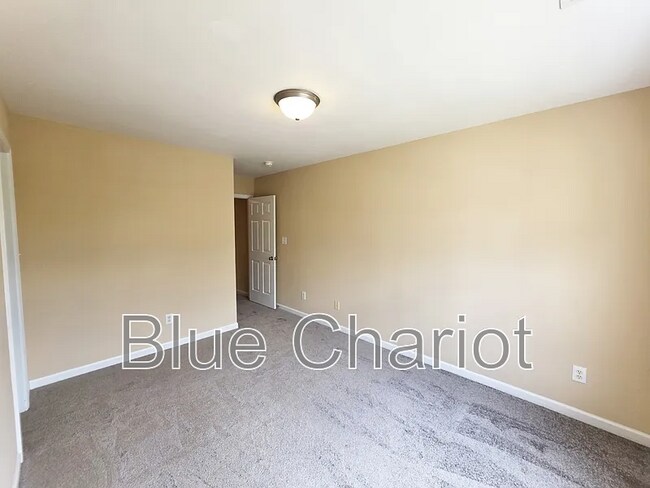 Building Photo - 650 Ganyard Farm Way