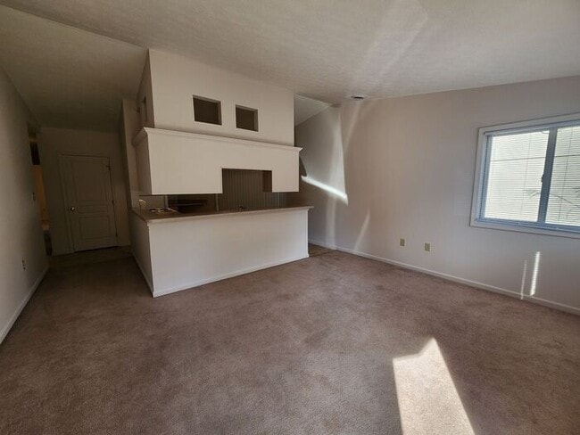 Building Photo - Scary Good Deal