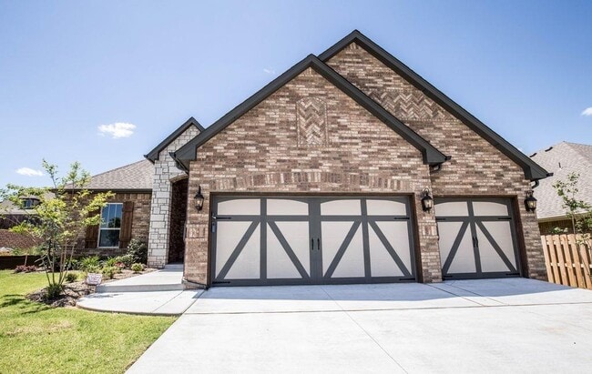 Building Photo - 5917 Grandby Rd